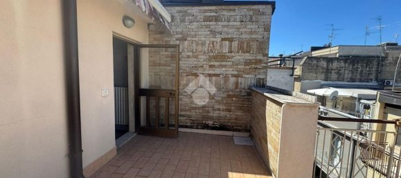 Дом с 6 спальнями в Альтамура, Италия № 322747 20