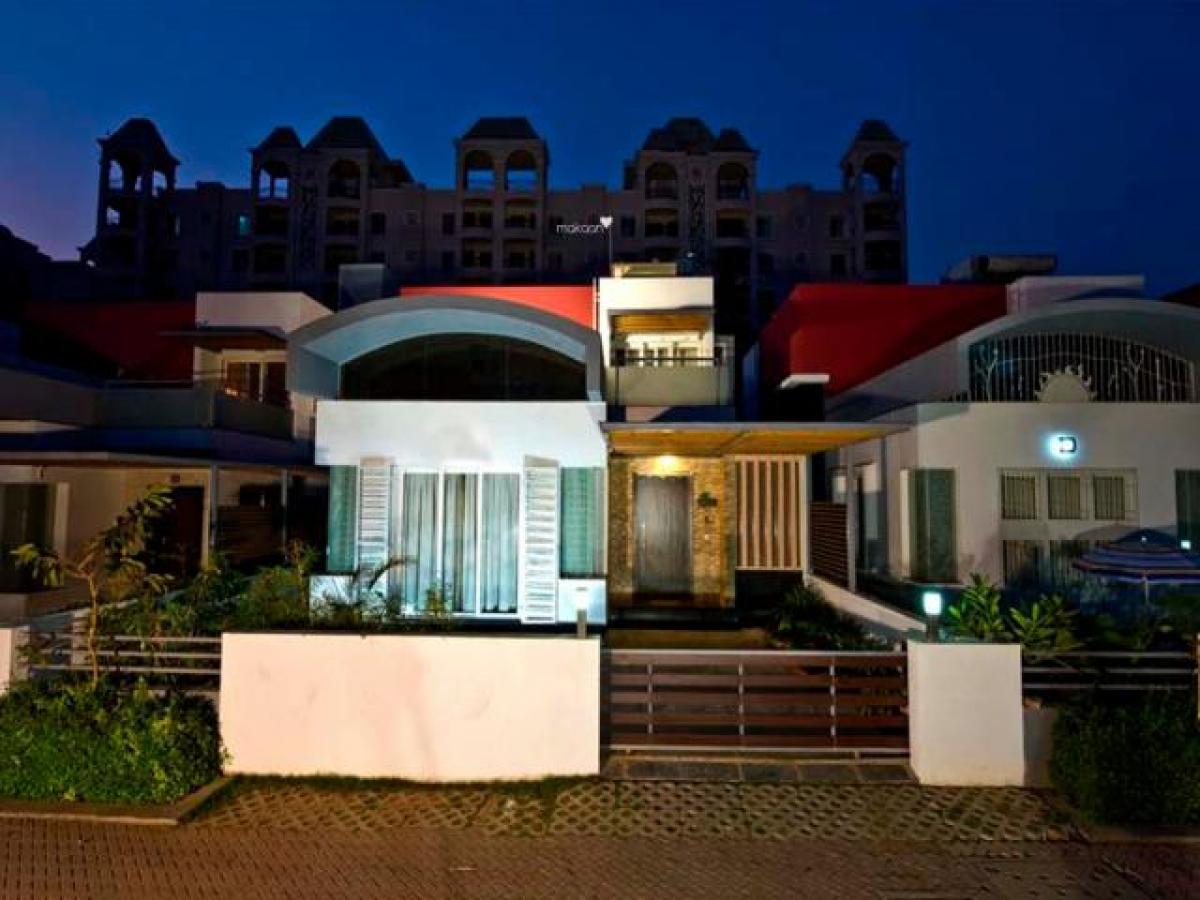 4 bedrooms House in Pune, India No. 51300