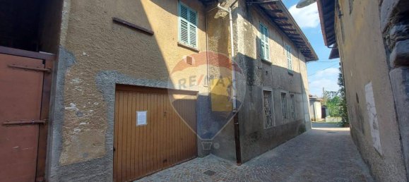 Квартира с 5 комнатами в Гавирате, Италия № 166595 8