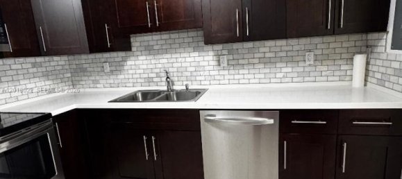 2 dormitorios propiedad comercial en alquiler en Miami, Miami-Dade, Florida, USA № 615232 9