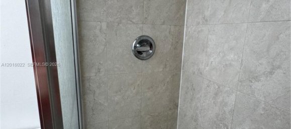 2 dormitorios propiedad comercial en alquiler en Miami, Miami-Dade, Florida, USA № 615232 3