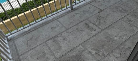 2 dormitorios propiedad comercial en alquiler en Miami, Miami-Dade, Florida, USA № 615232 2