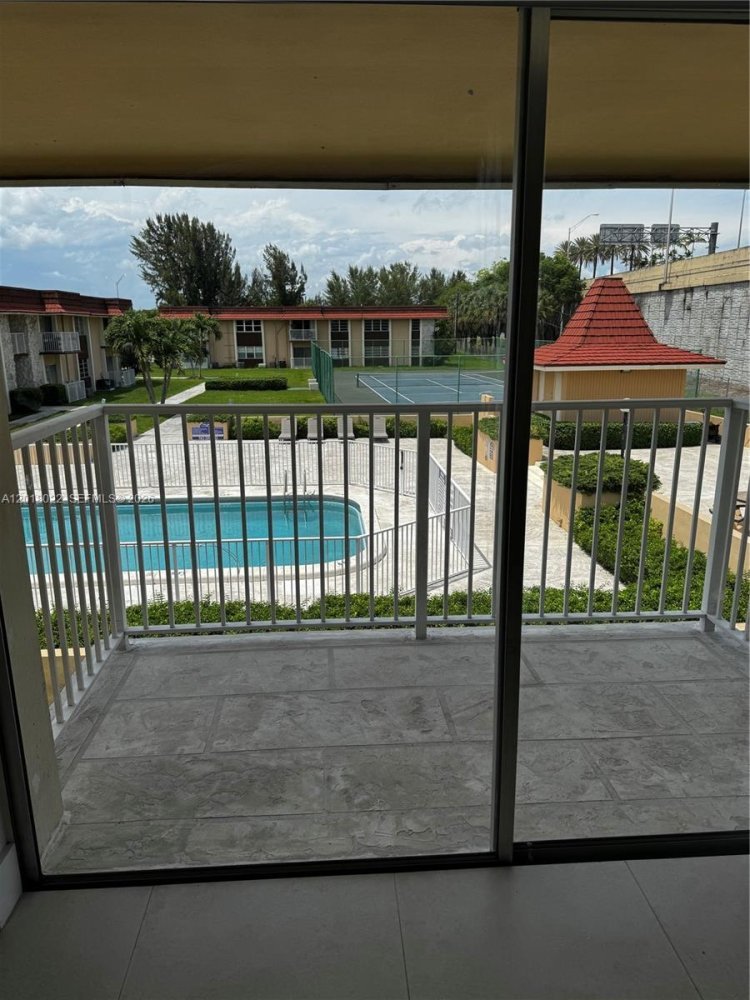 2 dormitorios propiedad comercial en alquiler en Miami, Miami-Dade, Florida, USA № 615232