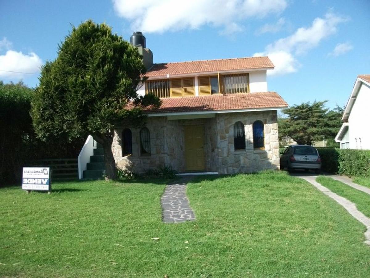 3 bedrooms House in Mar del Plata, Argentina No. 89573