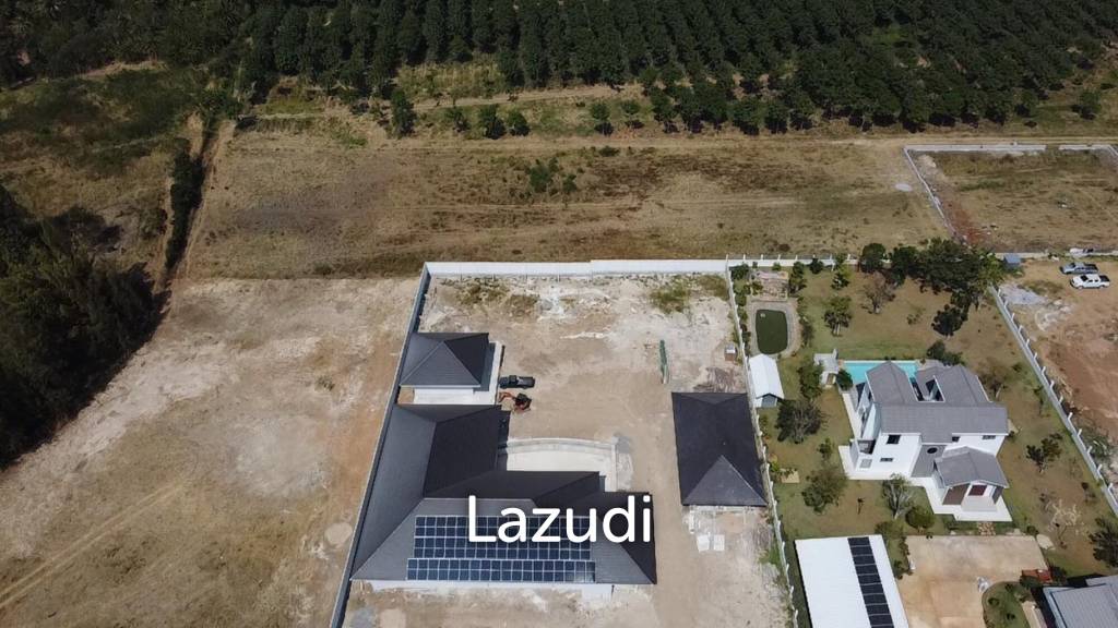 6 bedrooms Villa in Pran Buri, Thailand No. 26611