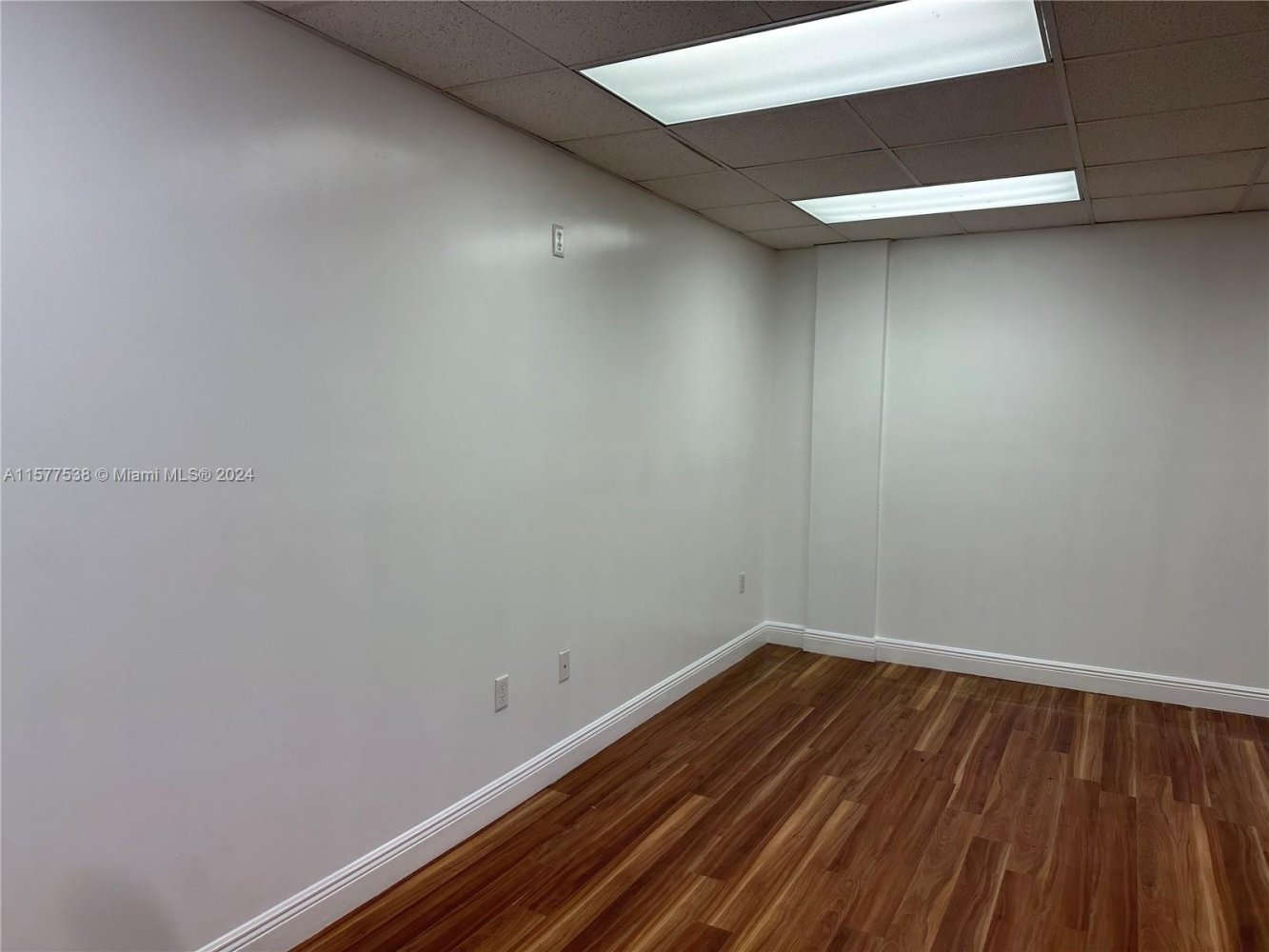 terreno en alquiler en Miami, Miami-Dade, Florida, USA № 613691