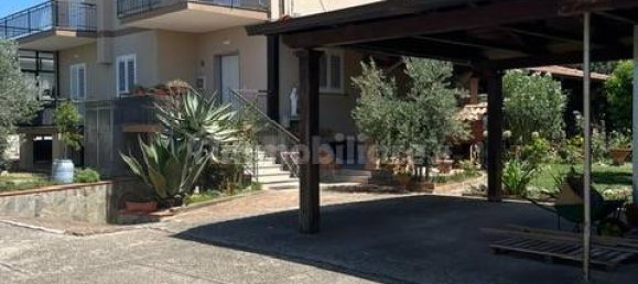 6 bedrooms Villa in Campagna, Italy No. 296234 2