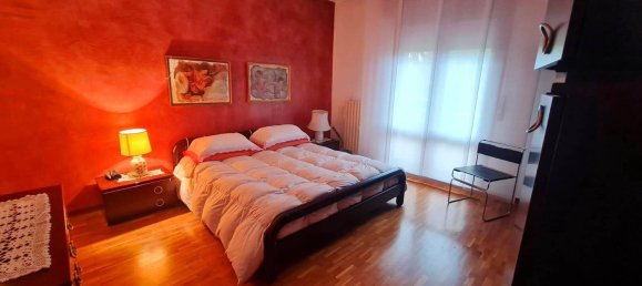 7 rooms House in Eraclea, Italy No. 74747 5