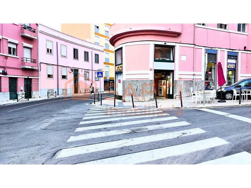 Propriété commerciale à Lisbon, Portugal 86m² No. 355382