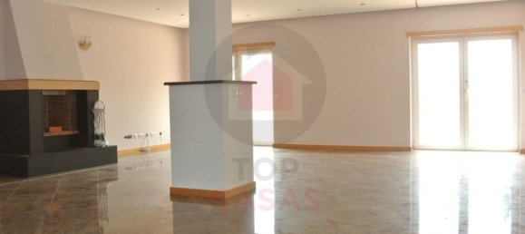 4 bedrooms House in Caldas da Rainha, Portugal No. 139386 3