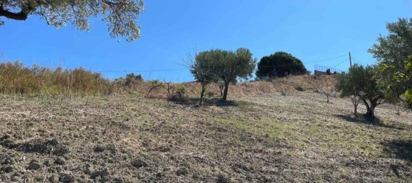Terreno en Catanzaro, Italy 8201 m² No. 12566 5