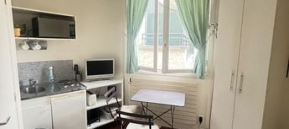 Studio in Paris, France No. 314858 2