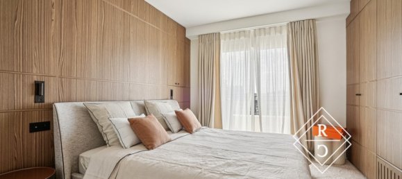 4 bedrooms Duplex in Paris, France No. 179456 10