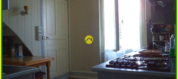 2 chambres Appartement à Neuvy-sur-Barangeon, France No. 226752 4