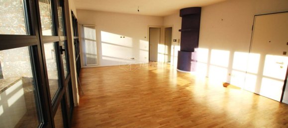 4 bedrooms Apartment in Cermenate, Italy No. 76567 5