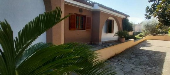 4 bedrooms Apartment in Rome, Italy No. 13595 3