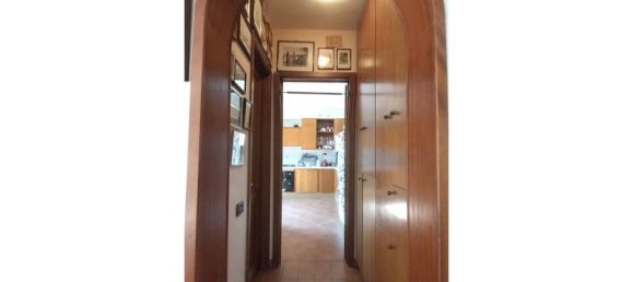 4 bedrooms Apartment in Rome, Italy No. 13595 18