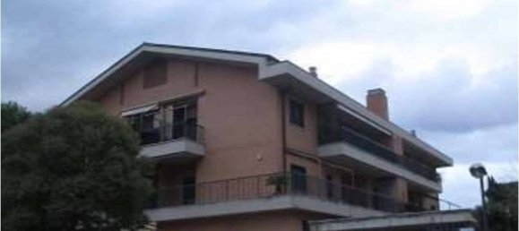 3 rooms Apartment in Rome, Italy No. 296740 2