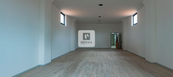 2393m² Building in Porto, Portugal No. 146088 2