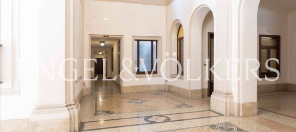 3 bedrooms Apartment in Naples, Italy No. 358876 2