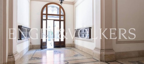 3 bedrooms Apartment in Naples, Italy No. 358876 3