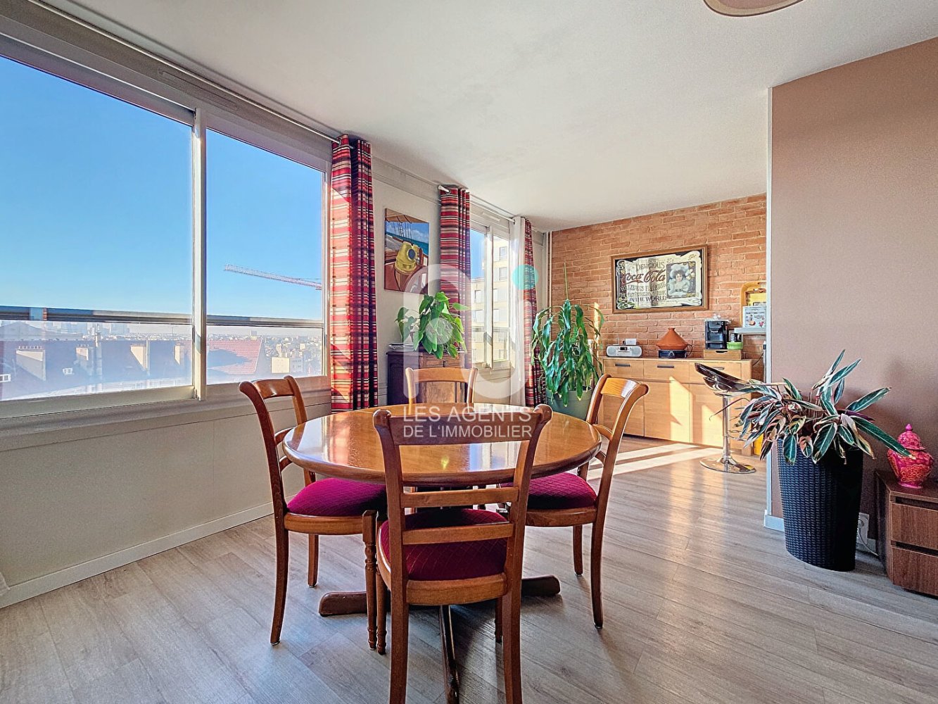 Apartamento de 4 dormitorios en Asnieres-sur-Seine, France No. 162163