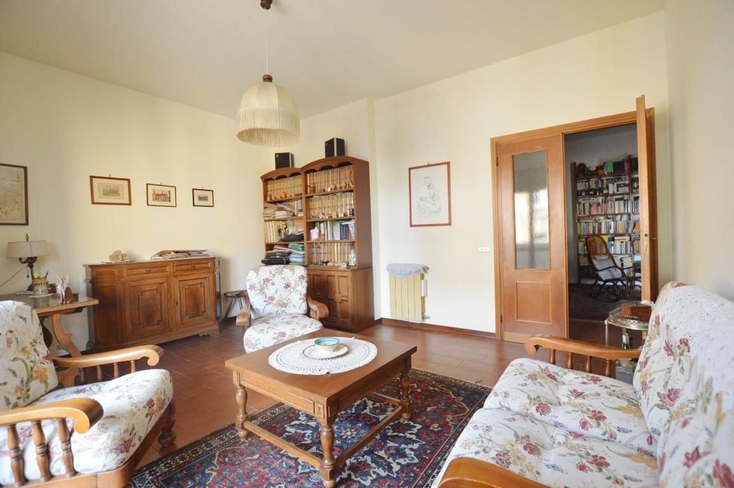6 rooms Apartment in Lucca, Italy No. 210064