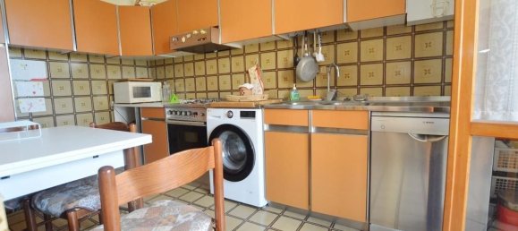 6 rooms Apartment in Lucca, Italy No. 210064 6