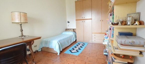6 rooms Apartment in Lucca, Italy No. 210064 14