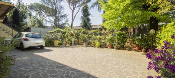 6 rooms House in Calenzano, Italy No. 21607 79