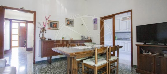 6 rooms House in Calenzano, Italy No. 21607 2
