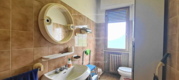 Almacén de 5 habitaciónes en Gambassi Terme, Italy No. 335407 7