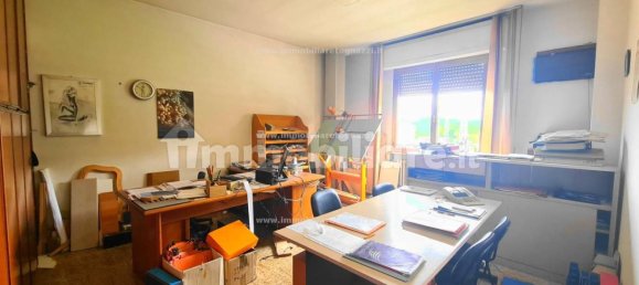 Almacén de 5 habitaciónes en Gambassi Terme, Italy No. 335407 3