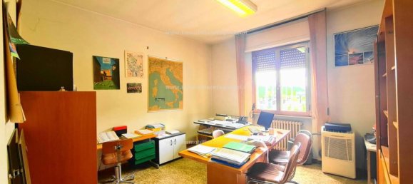 Almacén de 5 habitaciónes en Gambassi Terme, Italy No. 335407 4