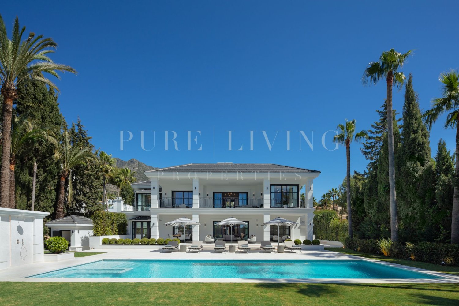6 bedrooms Villa in Marbella, Spain No. 92127