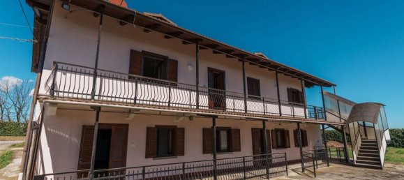 10 rooms House in Vigone, Italy No. 189602 5