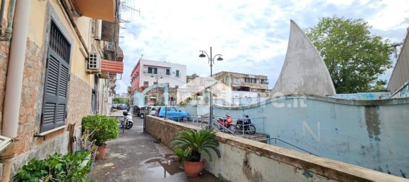 270m² Warehouse in Naples, Italy No. 377231 4