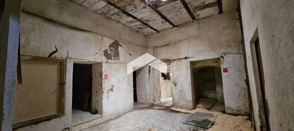 270m² Warehouse in Naples, Italy No. 377231 10