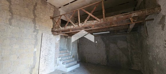 270m² Warehouse in Naples, Italy No. 377231 13