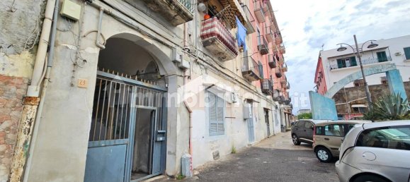 270m² Warehouse in Naples, Italy No. 377231 3