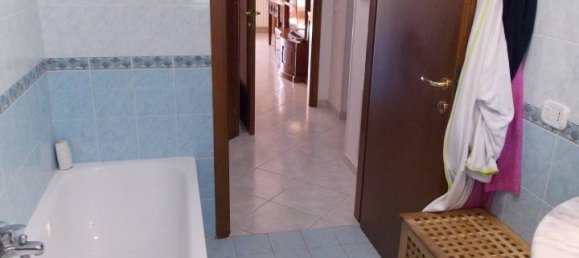 5 rooms Apartment in Colli del Tronto, Italy No. 111622 2
