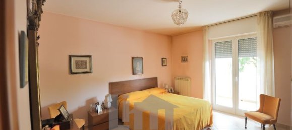 3 bedrooms Apartment in Bitetto, Italy No. 365270 8