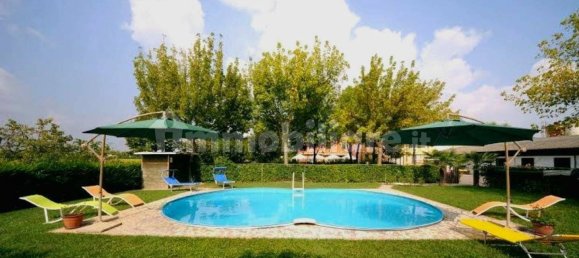 12 bedrooms House in Marcon, Italy No. 251008 10