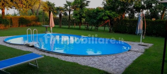 12 bedrooms House in Marcon, Italy No. 251008 4