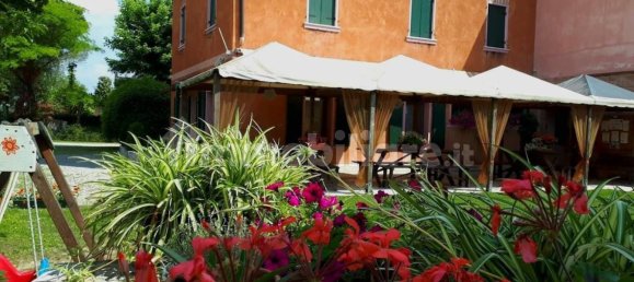 12 bedrooms House in Marcon, Italy No. 251008 7