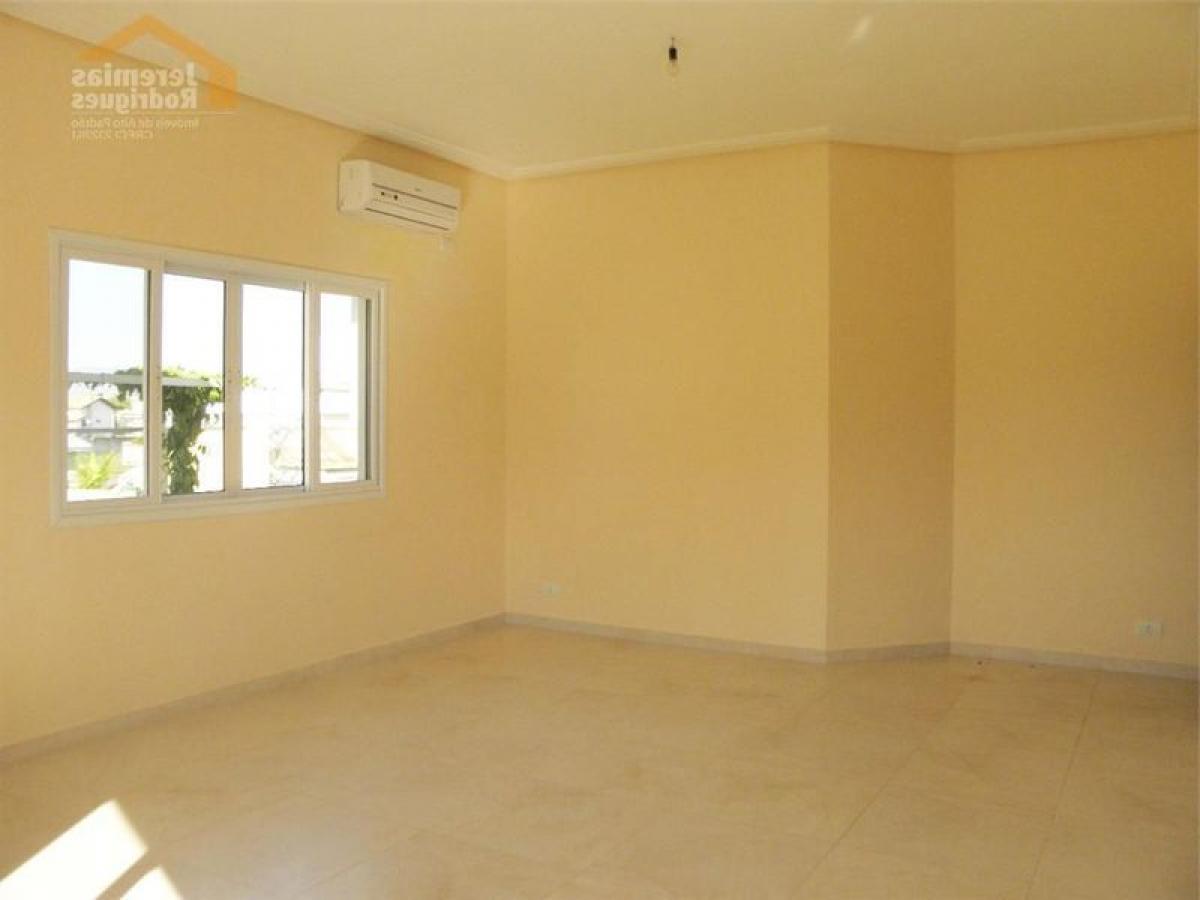 Дом с 4 спальнями в Сан-Паулу, Бразилия № 442322