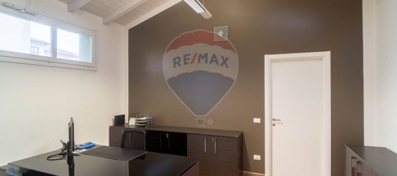 2 bedrooms House in Collecchio, Italy No. 370882 4