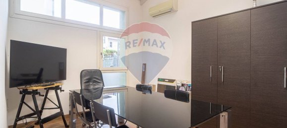 2 bedrooms House in Collecchio, Italy No. 370882 5