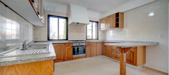 7 Schlafzimmer Haus in Corroios, Portugal, Nr. 137079 11