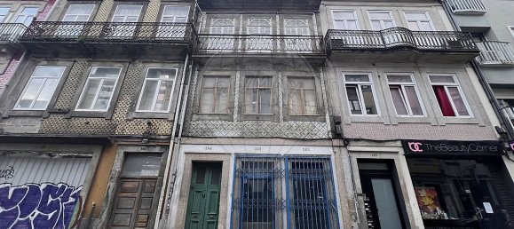 9 bedrooms Building in Porto, Portugal No. 130015 11